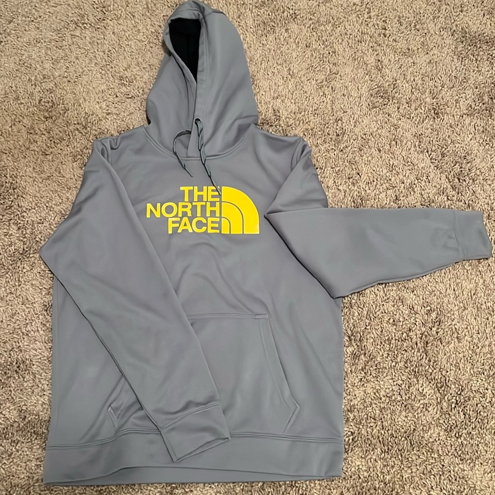 Men’s North Face hoodie